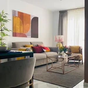 https://palacio-caballeros-parking-wifi.hotelsincadiz.net